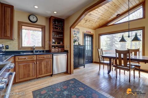 30319 List Cir, Eagle River, AK 99577 photo 17