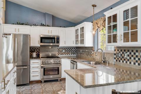 8944 Birch Park Cir, Eagle River, AK 99577 photo 9