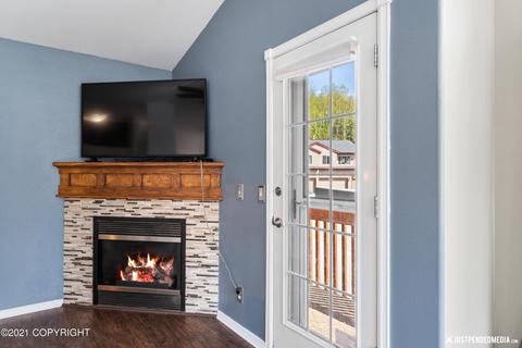 8944 Birch Park Cir, Eagle River, AK 99577 photo 6