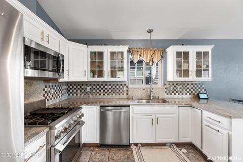 8944 Birch Park Cir, Eagle River, AK 99577 photo 11