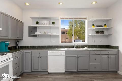 6910 E 12th Ave, Anchorage, AK 99504 photo 8