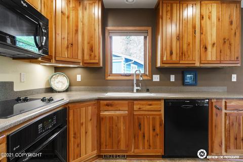 3900 Eric Cir, Anchorage, AK 99507 photo 11