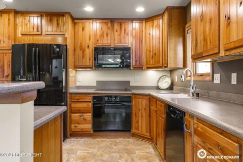 3900 Eric Cir, Anchorage, AK 99507 photo 13