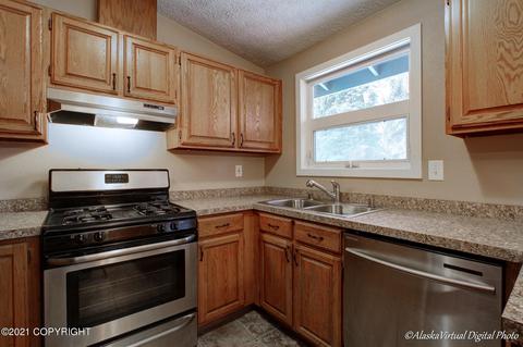 12516 Crested Butte Dr, Eagle River, AK 99577 photo 3