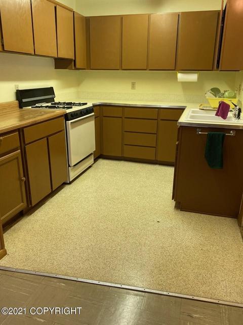 4425 E 6th Ave, Anchorage, AK 99508 photo 4