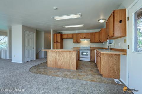 2441 Oak Dr, Anchorage, AK 99508 photo 3