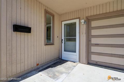 2441 Oak Dr, Anchorage, AK 99508 photo 2