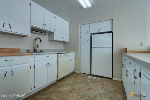 2441 Oak Dr, Anchorage, AK 99508 photo 12