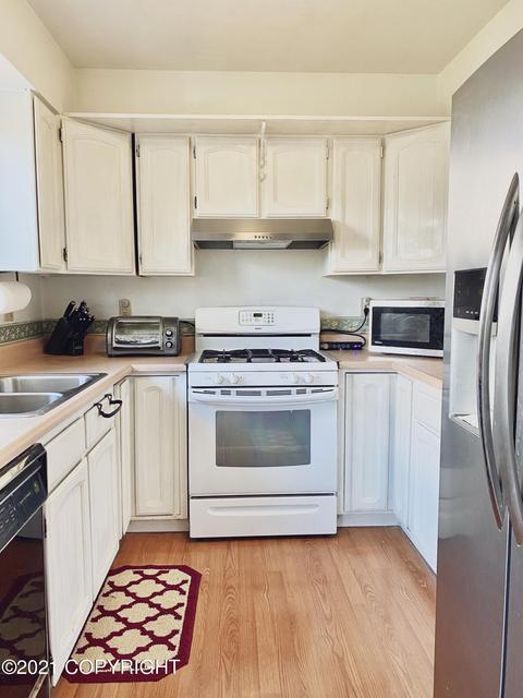 7451 Wade Cir, Anchorage, AK 99518 photo 8
