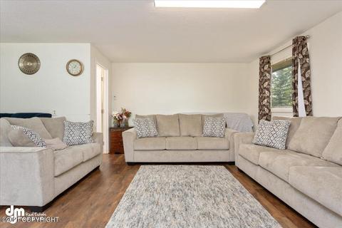 806 E 72nd Ave, Anchorage, AK 99518 photo 4