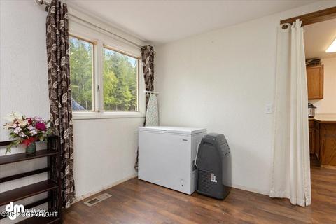806 E 72nd Ave, Anchorage, AK 99518 photo 7