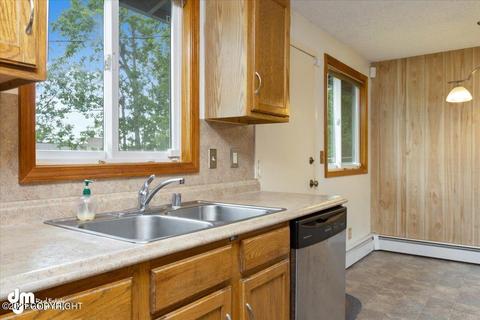 11440 Echo St, Eagle River, AK 99577 photo 9
