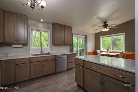 16636 Riddell Cir, Eagle River, AK 99577 photo 9