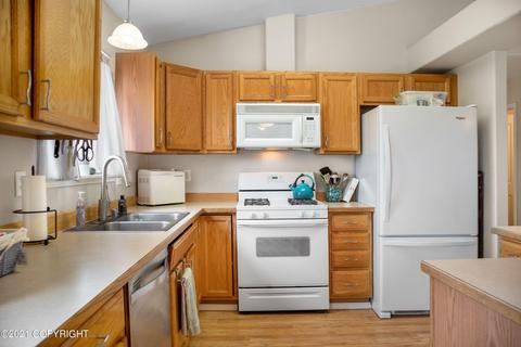 8841 Danny Cir, Eagle River, AK 99577 photo 11