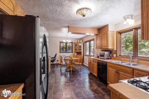 26066 Log Cabin Cir, Eagle River, AK 99577 photo 9