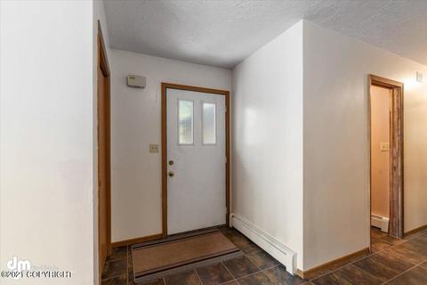 26066 Log Cabin Cir, Eagle River, AK 99577 photo 4