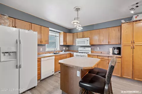 4601 Eagle St, Anchorage, AK 99503 photo 4