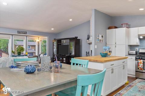 8827 Dome Cir, Eagle River, AK 99577 photo 10