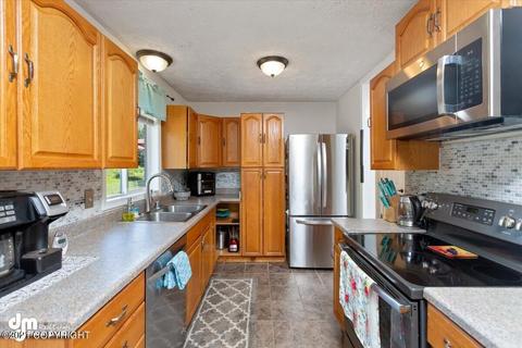 10847 Goodpaster Cir, Eagle River, AK 99577 photo 11