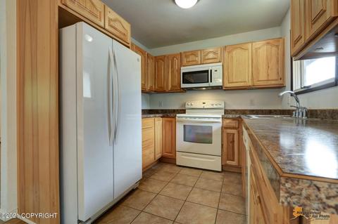 1906 Thunderbird Pl, Anchorage, AK 99503 photo 10