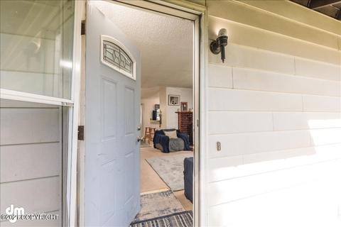 3236 E 17th Ave, Anchorage, AK 99508 photo 2