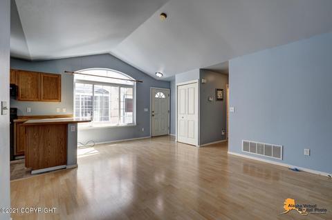 6095 Spruce Meadoow Loop # 18B, Anchorage, AK 99507 photo 2