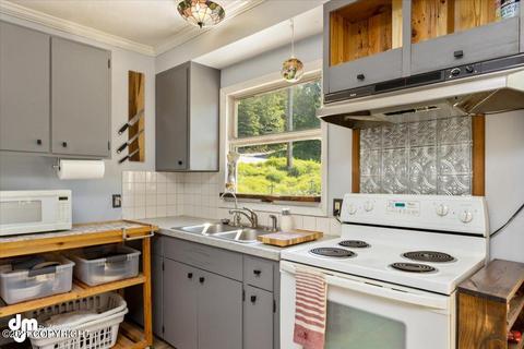 17229 S Juanita Loop, Eagle River, AK 99577 photo 9