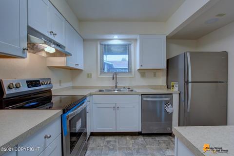 3136 E 17th Ave, Anchorage, AK 99508 photo 2