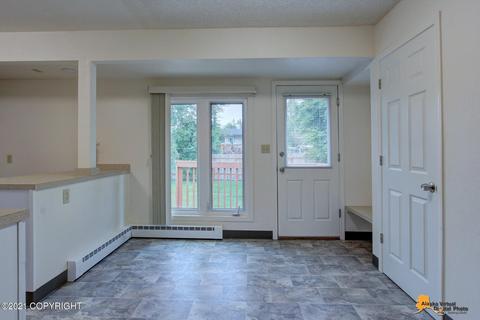 3136 E 17th Ave, Anchorage, AK 99508 photo 3