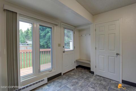 3136 E 17th Ave, Anchorage, AK 99508 photo 6