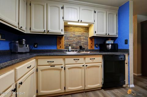 1502 Twining Dr, Anchorage, AK 99504 photo 9