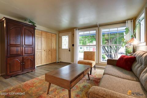 1502 Twining Dr, Anchorage, AK 99504 photo 6