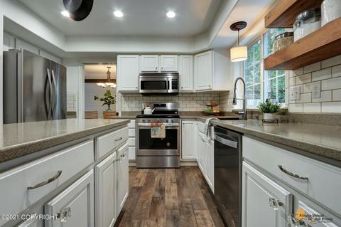 8746 Inyo Cir, Eagle River, AK 99577 photo 15