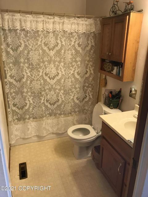1255 Elegante Ln, Anchorage, AK 99501 photo 8