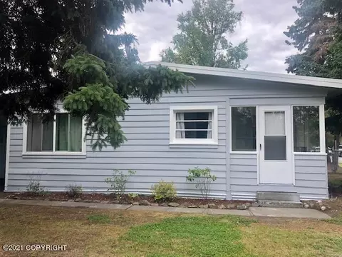 3902 Harding Dr, Anchorage, AK 99517 photo 2