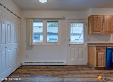 3424 E 18th Ave, Anchorage, AK 99508 photo 5
