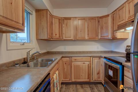3424 E 18th Ave, Anchorage, AK 99508 photo 4