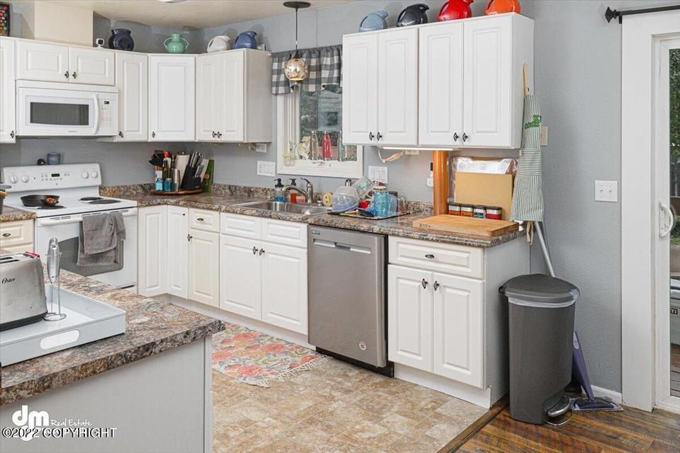  12439 Crested Butte Dr, Eagle River, AK 99577 photo 11