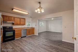 324 E Manor Ave, Anchorage, AK 99501 photo 29