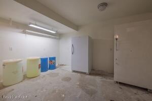 324 E Manor Ave, Anchorage, AK 99501 photo 35
