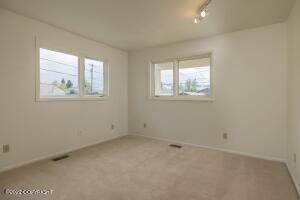 324 E Manor Ave, Anchorage, AK 99501 photo 11