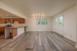 324 E Manor Ave, Anchorage, AK 99501 photo 5