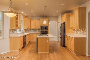 8516 Lassen Cir, Eagle River, AK 99577 photo 10