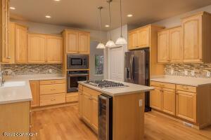8516 Lassen Cir, Eagle River, AK 99577 photo 11