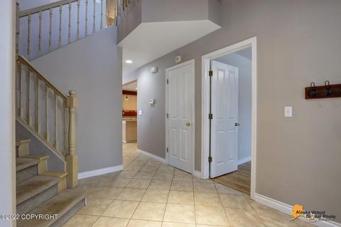 26045 Log Cabin Cir, Eagle River, AK 99577 photo 5