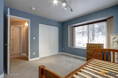 26045 Log Cabin Cir, Eagle River, AK 99577 photo 38