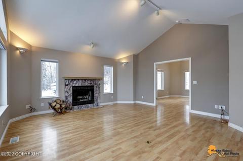 26045 Log Cabin Cir, Eagle River, AK 99577 photo 8