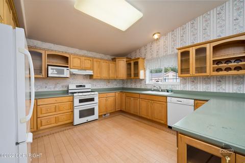 8240 Berry Patch Dr, Anchorage, AK 99502 photo 12