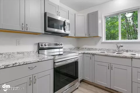 8030 E 32nd Ave, Anchorage, AK 99504 photo 8
