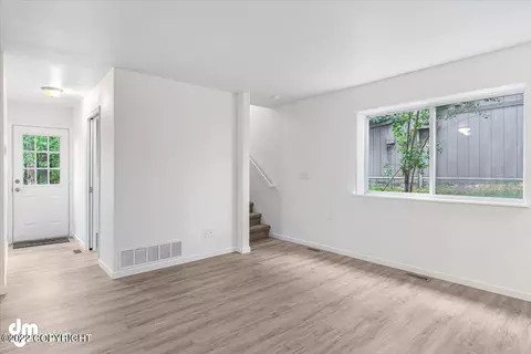 8030 E 32nd Ave, Anchorage, AK 99504 photo 11